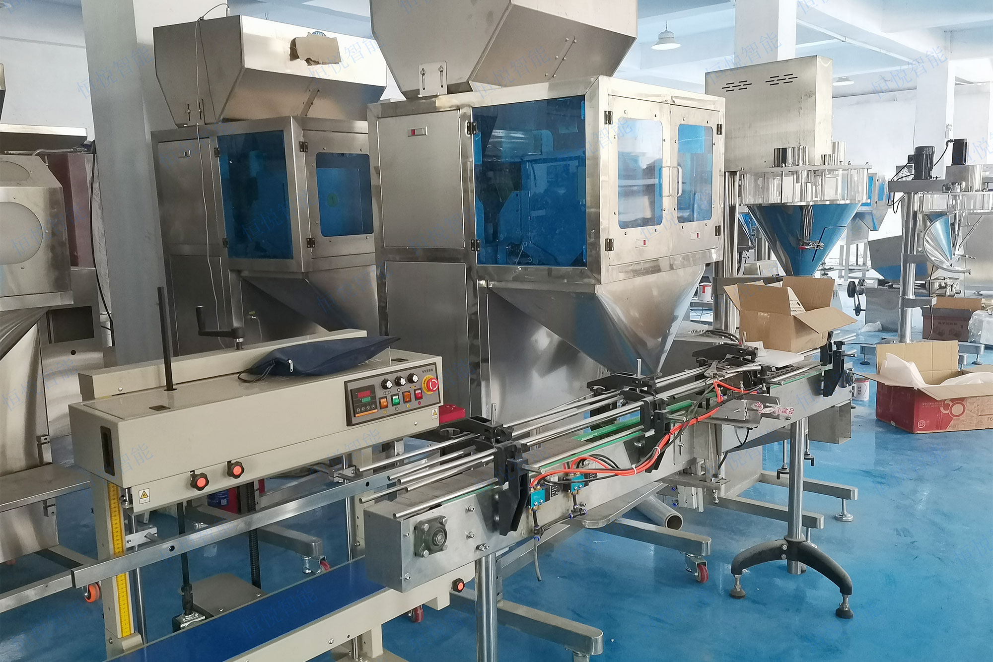 自動定量灌裝機是一種專門用于顆粒粉末、液體膏體等物料定量灌裝的設備 自動定量灌裝機是一種專門用于顆粒粉末、液體膏體等物料定量灌裝的設備