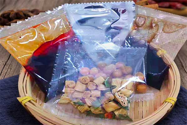 芝麻醬包、番茄醬包、骨湯料包可采用高湯醬料包裝機