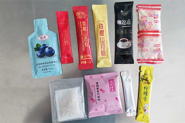 全自動豆?jié){粉包裝機可實現(xiàn)背封長條袋型，三邊封、圓角袋型等精美包裝